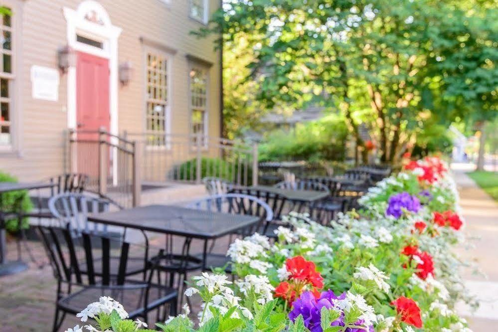 Brick Street Inn Зайонсвілл Екстер'єр фото